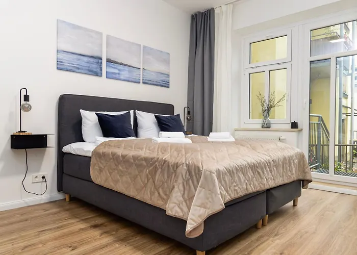 Deluxe Apartment - Garden - Near Elbe - Airport