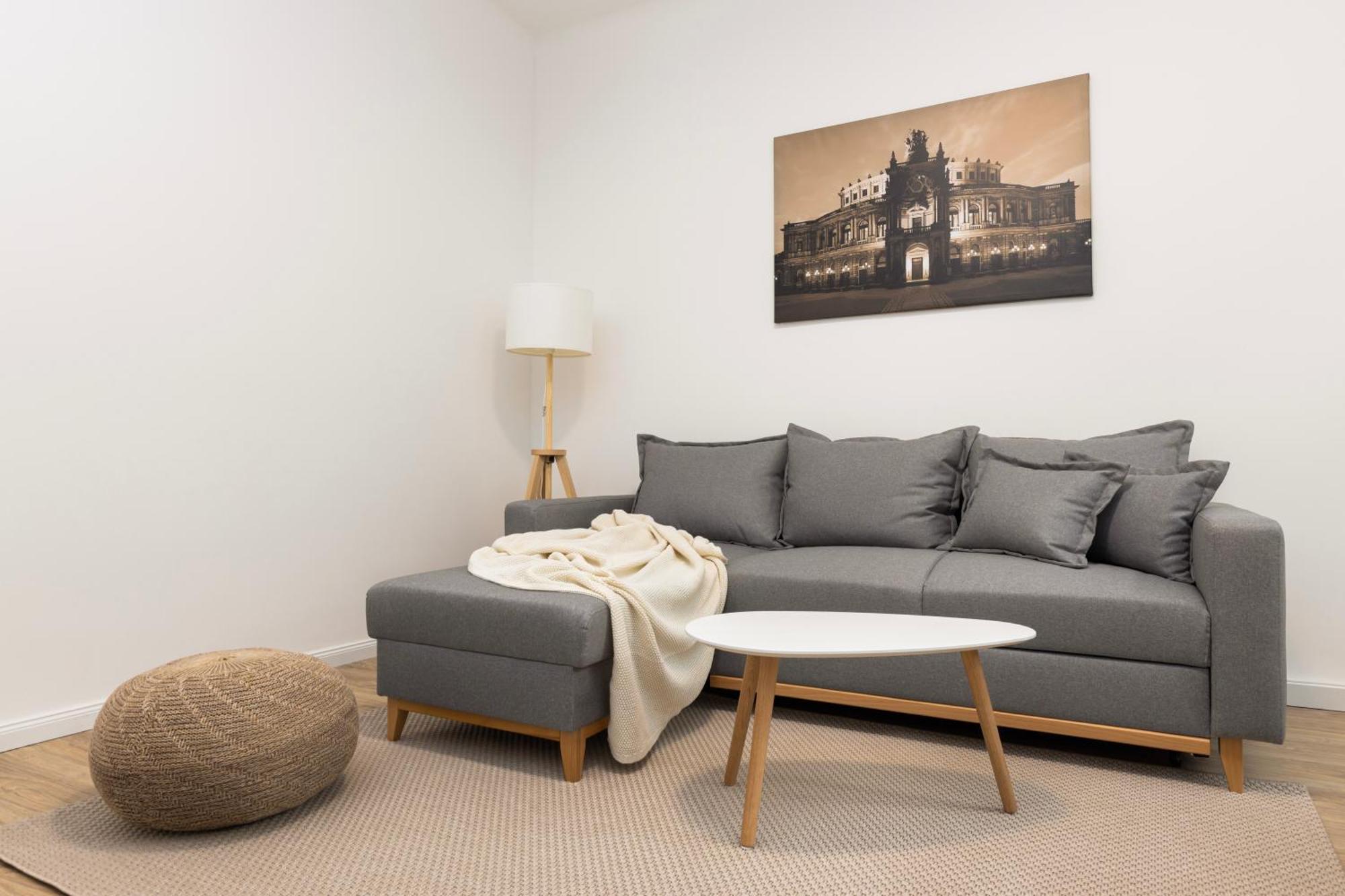 Deluxe - Garden - Near Elbe - Airport Apartment *